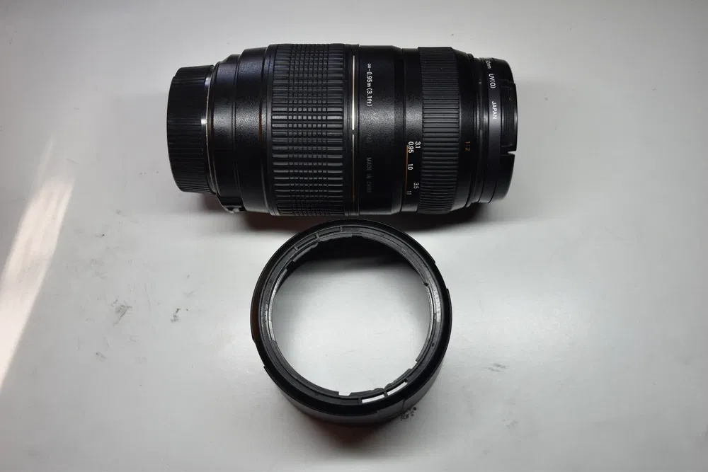 Obiectiv TAMRON 70-300mm DI LD