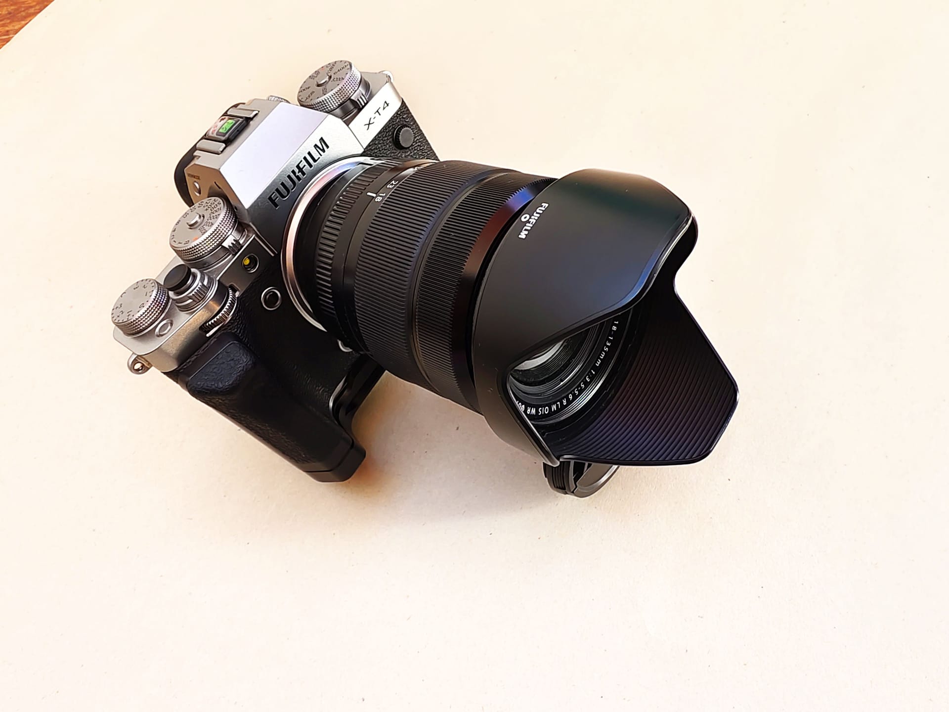 Fuji XT4 + Fujinon XF 18-135 + accesorii