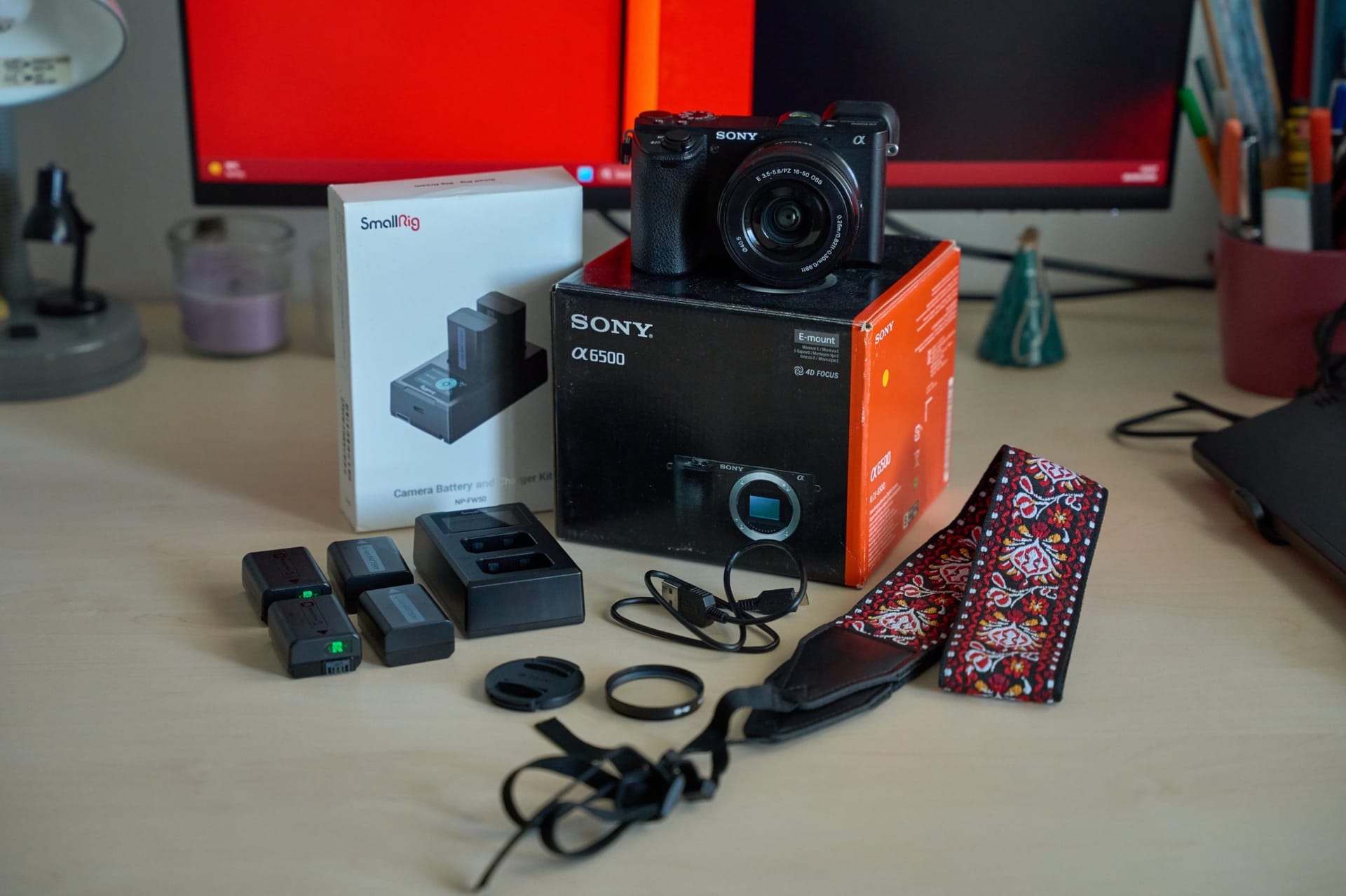 Camera Foto Sony a 6500 4K + lens 3.5-5.6 16-50 mm+ 4 baterii + external charger + Curea umar personalizata