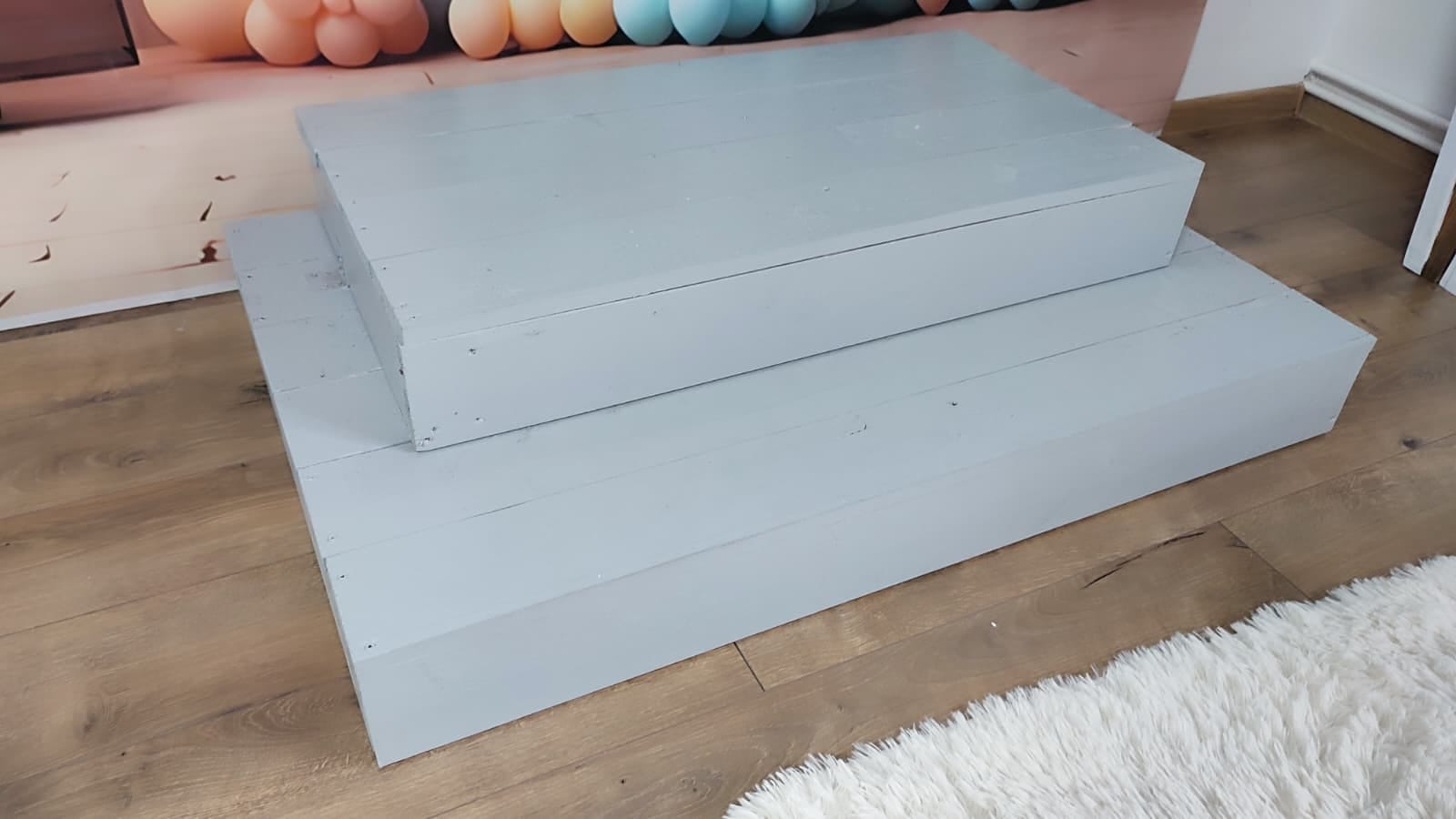 Vand podium/trepte din lemn, culoare gri